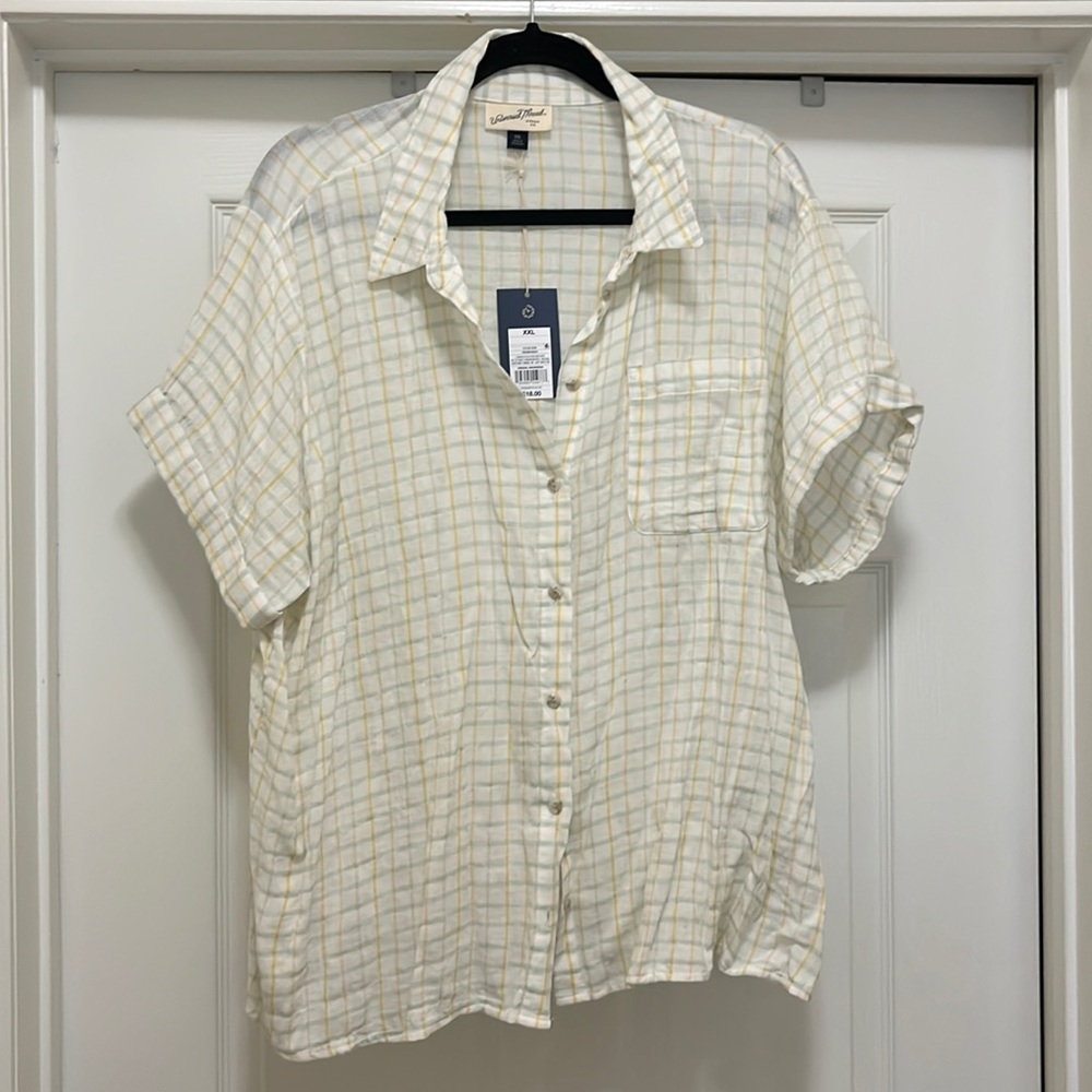 Universal Thread Button Down